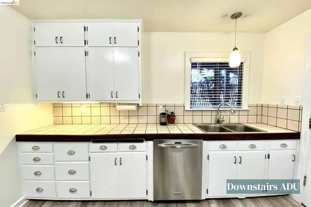 822 A St, Crockett, CA 94525