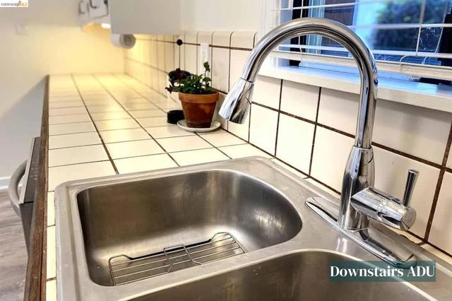 822 A St, Crockett, CA 94525