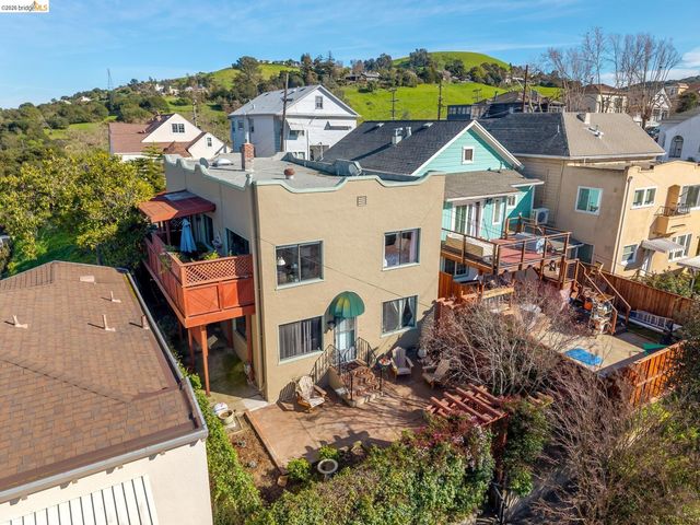 822 A St, Crockett, CA 94525