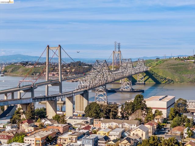 822 A St, Crockett, CA 94525