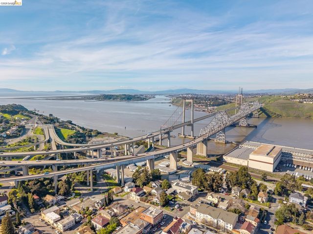 822 A St, Crockett, CA 94525