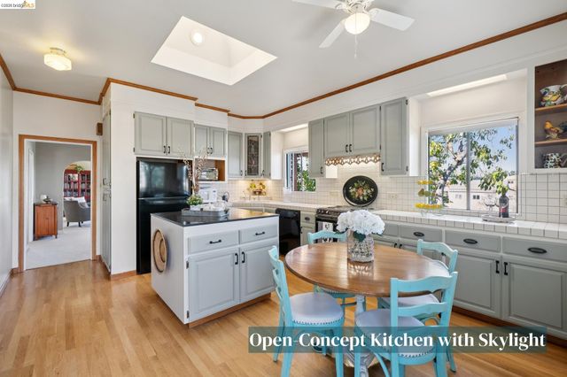 822 A St, Crockett, CA 94525