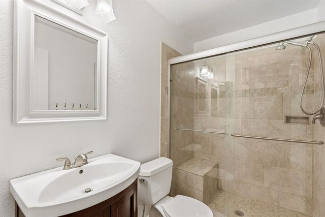 9334 Aizenberg Cir, Elk Grove, CA 95624