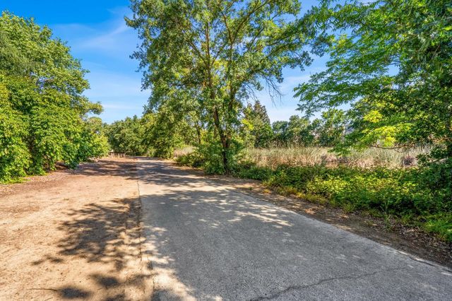 9334 Aizenberg Cir, Elk Grove, CA 95624