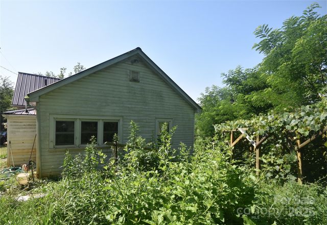 161 Pandora Circle, Canton, NC 28716