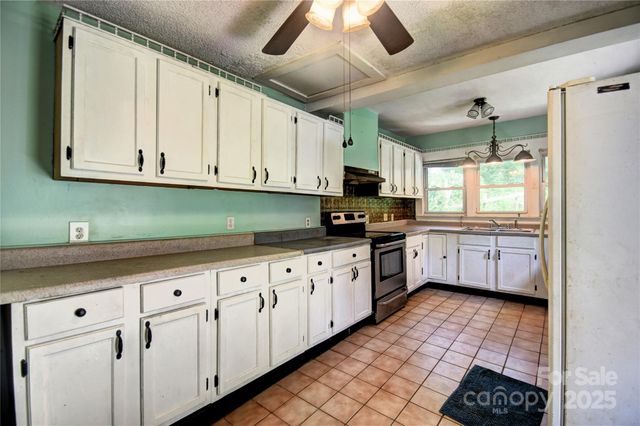 161 Pandora Circle, Canton, NC 28716