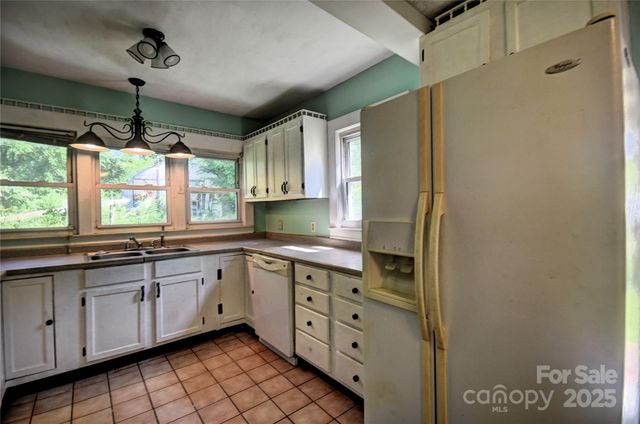 161 Pandora Circle, Canton, NC 28716