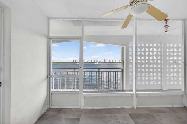 100 Shore Court 208, North Palm Beach, FL 33408