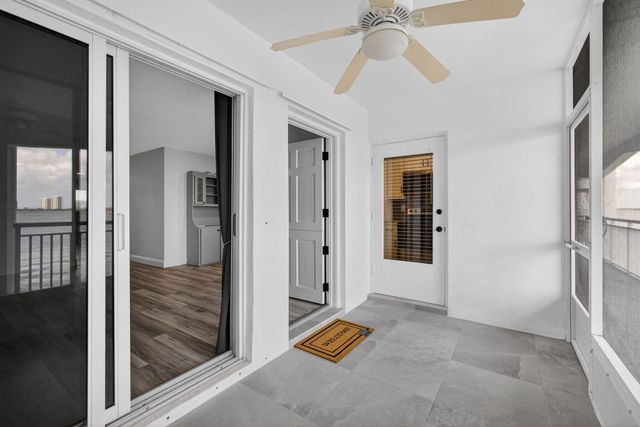 100 Shore Court 208, North Palm Beach, FL 33408