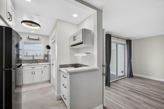 100 Shore Court 208, North Palm Beach, FL 33408