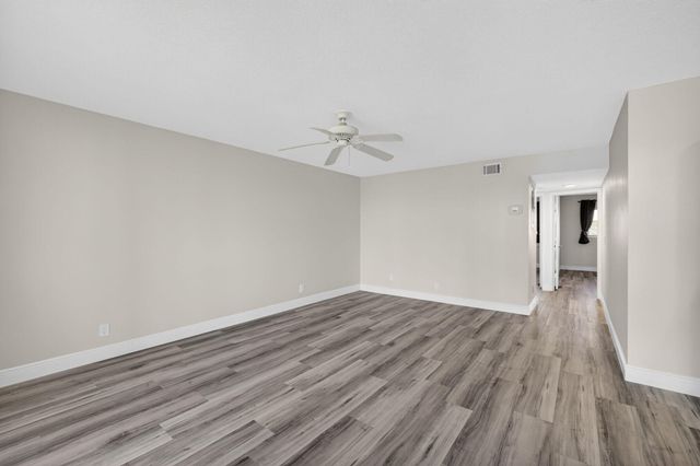 100 Shore Court 208, North Palm Beach, FL 33408