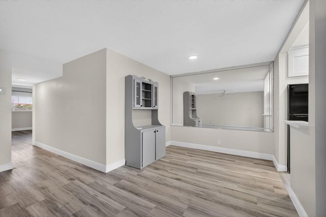 100 Shore Court 208, North Palm Beach, FL 33408