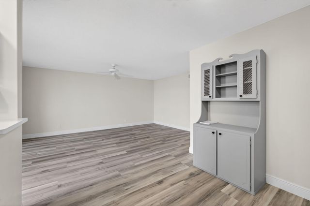 100 Shore Court 208, North Palm Beach, FL 33408