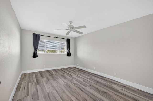 100 Shore Court 208, North Palm Beach, FL 33408