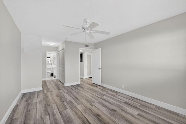 100 Shore Court 208, North Palm Beach, FL 33408