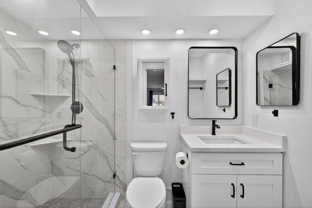 100 Shore Court 208, North Palm Beach, FL 33408