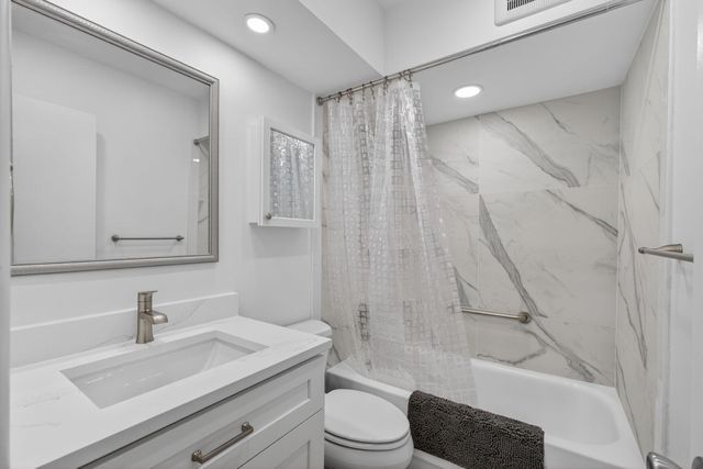 100 Shore Court 208, North Palm Beach, FL 33408