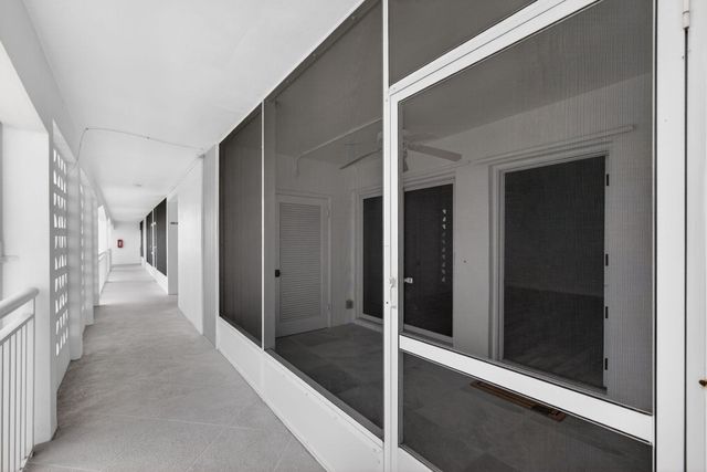 100 Shore Court 208, North Palm Beach, FL 33408