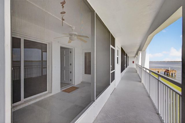 100 Shore Court 208, North Palm Beach, FL 33408