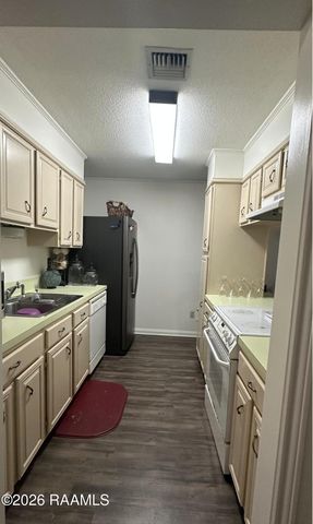 106 Molasses Row, Lafayette, LA 70508