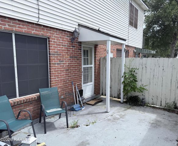 106 Molasses Row, Lafayette, LA 70508