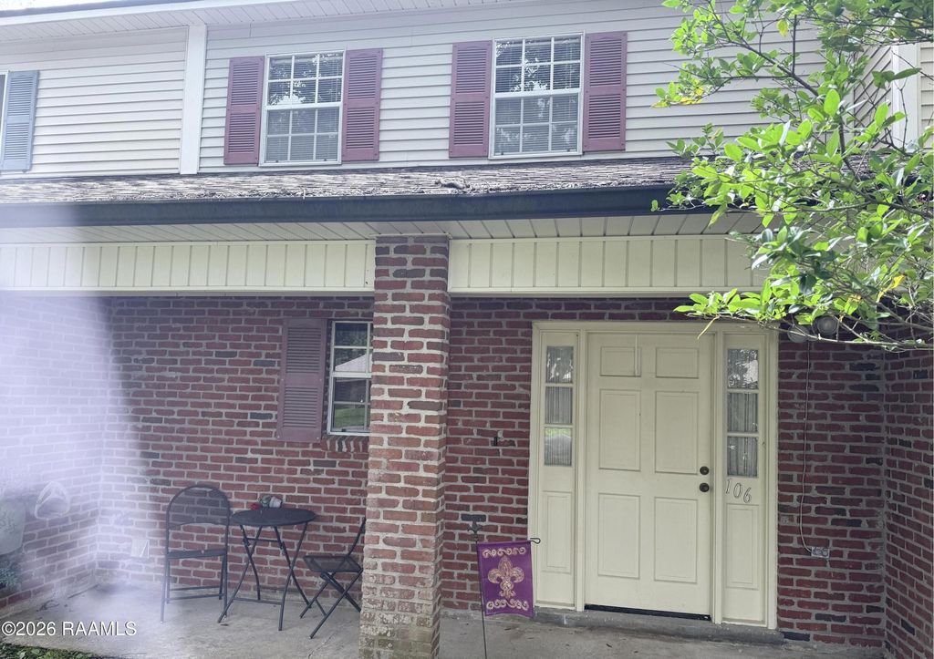 106 Molasses Row, Lafayette, LA 70508