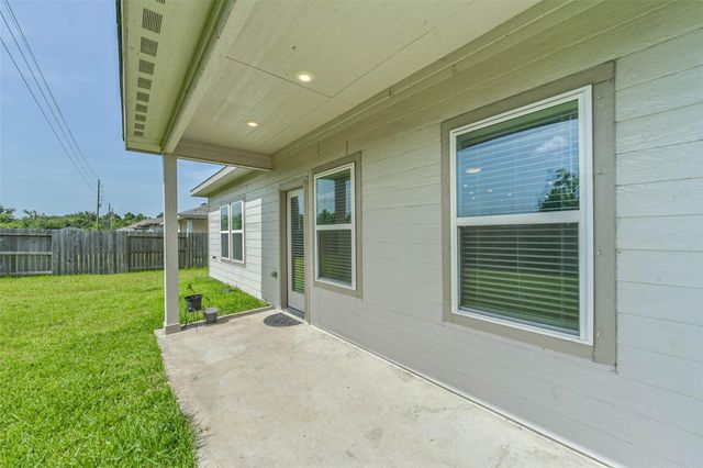 8515 Lake Groove Lane, Baytown, TX 77523