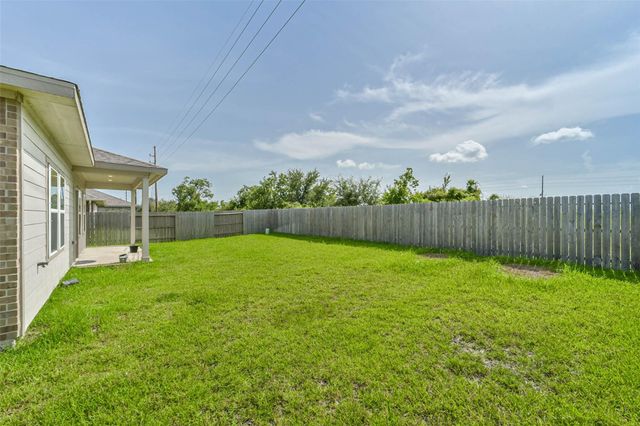 8515 Lake Groove Lane, Baytown, TX 77523