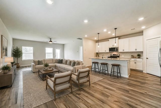8515 Lake Groove Lane, Baytown, TX 77523