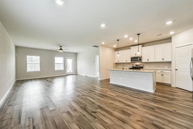 8515 Lake Groove Lane, Baytown, TX 77523