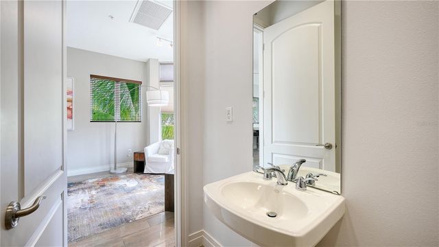 235 COCOANUT AVENUE 113C, Sarasota, FL 34236