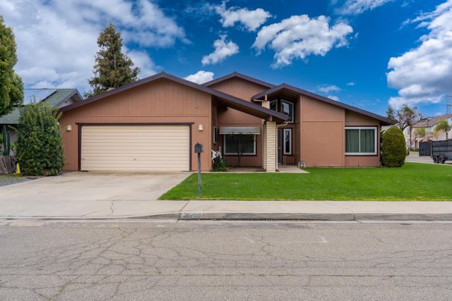 1340 Lewis Street, Selma, CA 93662