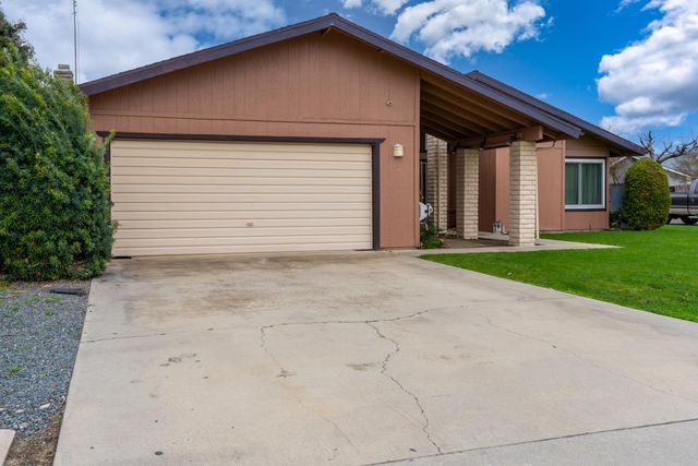 1340 Lewis Street, Selma, CA 93662