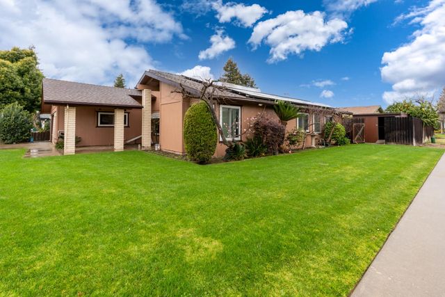 1340 Lewis Street, Selma, CA 93662