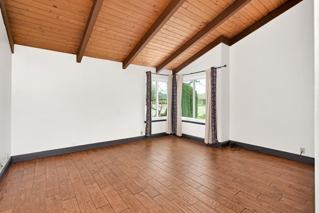 Image 11 of property listing at 1340 Lewis Street, Selma, CA 93662