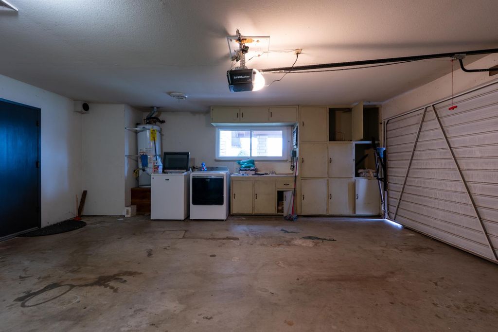 Image 38 of property listing at 1340 Lewis Street, Selma, CA 93662