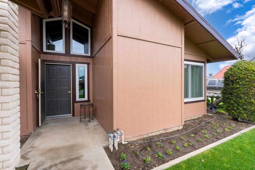 Image 9 of property listing at 1340 Lewis Street, Selma, CA 93662