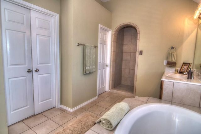 9400 Woodhurst Drive, Mckinney, TX 75072