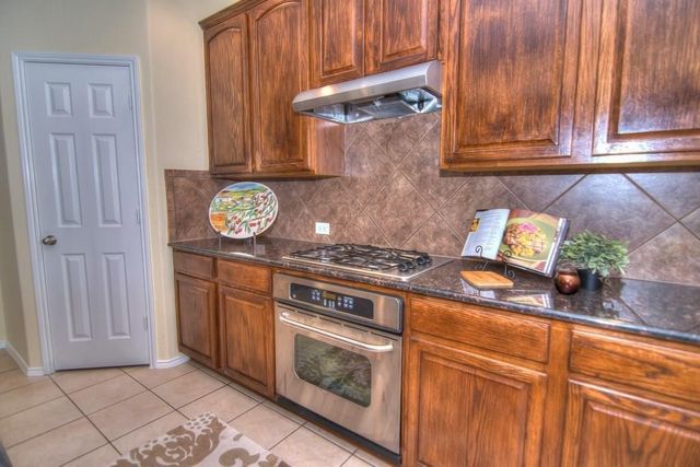 9400 Woodhurst Drive, Mckinney, TX 75072