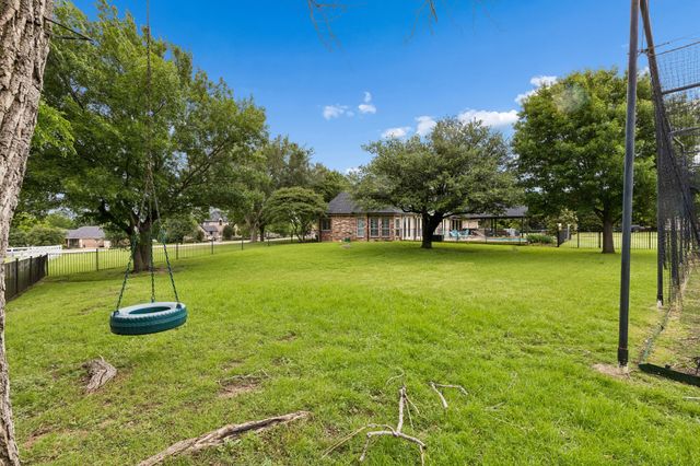 3807 Quail Hollow Street, Celina, TX 75009