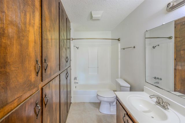 1169 Business 71, Columbus, TX 78934