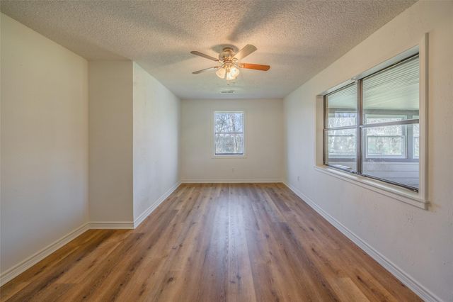 1169 Business 71, Columbus, TX 78934