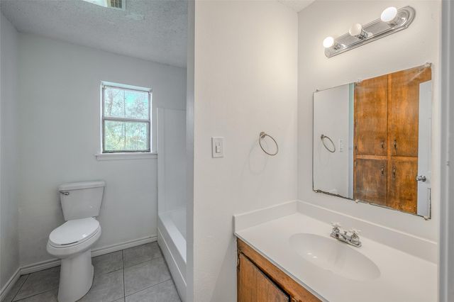 1169 Business 71, Columbus, TX 78934