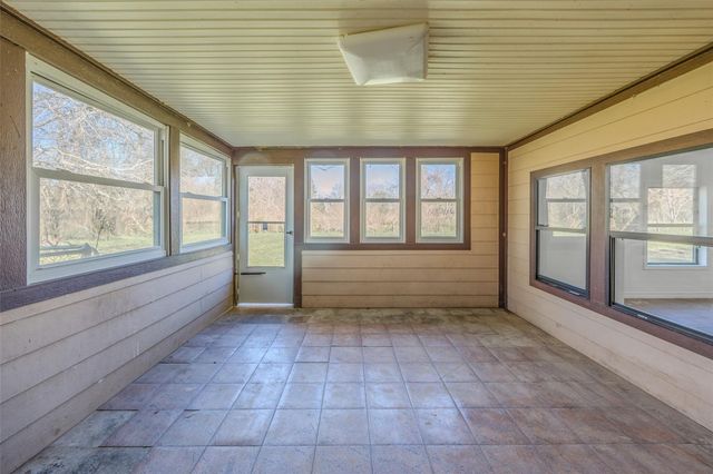 1169 Business 71, Columbus, TX 78934