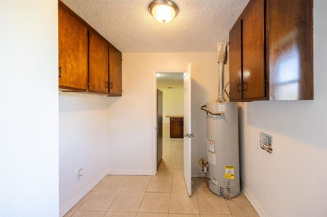 1169 Business 71, Columbus, TX 78934