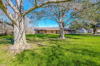 1169 Business 71, Columbus, TX 78934