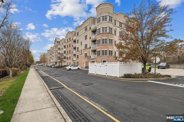 2404 Windsor Park Court 114, Englewood, NJ 07631