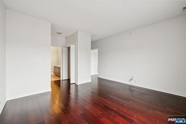 2404 Windsor Park Court 114, Englewood, NJ 07631