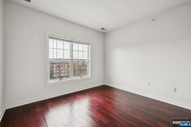 2404 Windsor Park Court 114, Englewood, NJ 07631