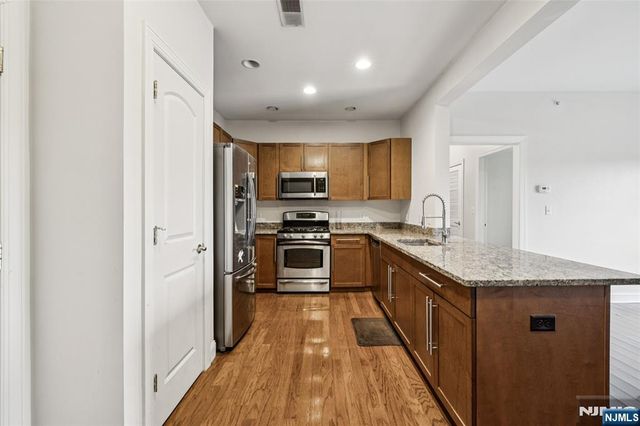 2404 Windsor Park Court 114, Englewood, NJ 07631